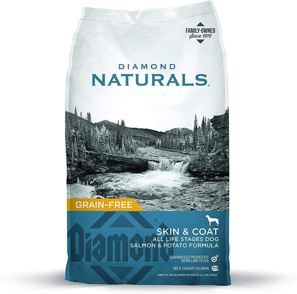 DIAMOND NATURALS Skin Coat Real Meat Recipe Dry Dog Food with Wild Caught Salmon 15lb (9422_15_DND) DIAMOND NATURALS Skin Coat Real Meat Recipe Dry Dog Food with Wild Caught Salmon 15lb (9422_15_DND)